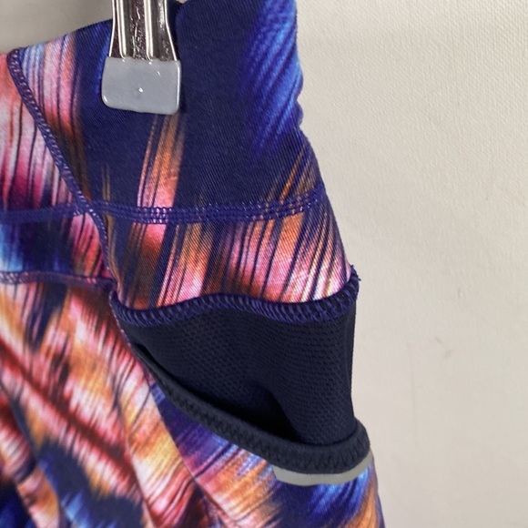 Athleta Chaturanga Cropped Capri Leggings, Multicolor, Size XL - Picture 3 of 15